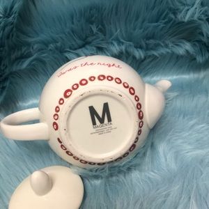 ‘T was the night teapot